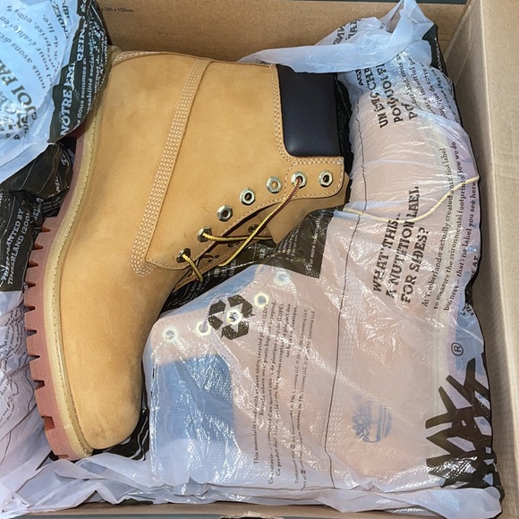 NWT!! Timberland boots - Picture 6 of 7